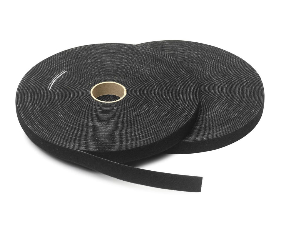 Afbeelding van klittenband, 20mm breed en 2x25 meter lengte in zwart, stevig en betrouwbaar.